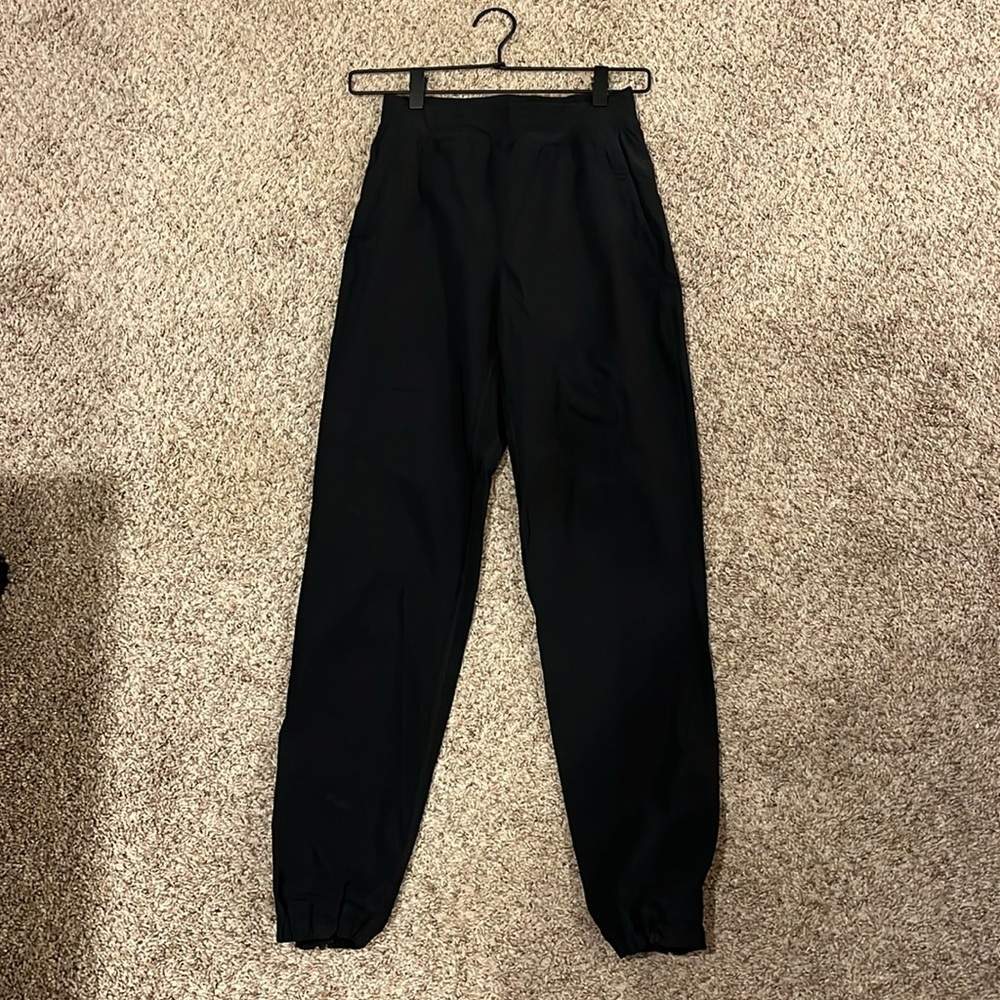 Lululemon black jogger pants
